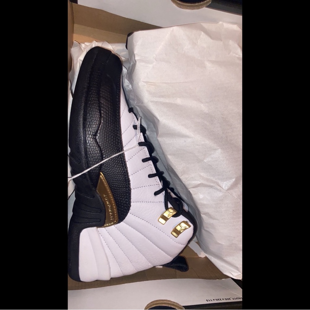Retro 12’s Royalty Taxi